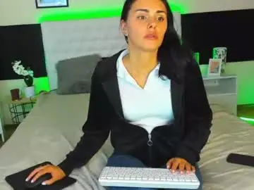 Miraversse  live sex cam