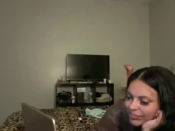 Ohshesquirts  live sex cam