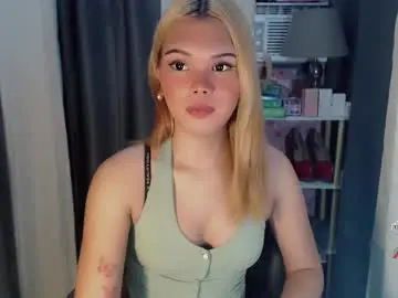 Yourlovekylie  live sex cam