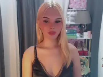 Yourlovekylie  live sex cam