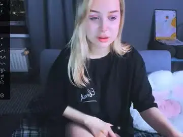 Monalauu  live sex cam