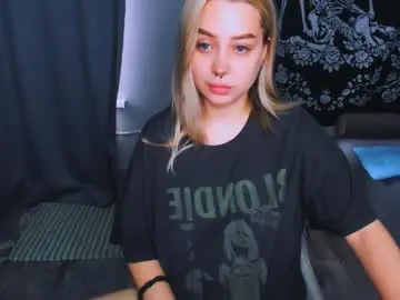 Monalauu  live sex cam