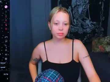 Monalauu  live sex cam