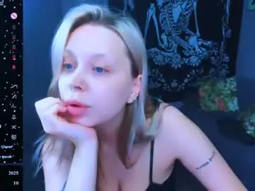 Monalauu  live sex cam