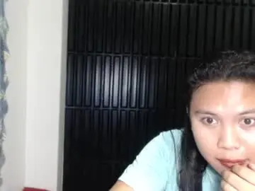 Nylecummer  live sex cam