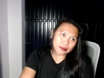 Nylecummer  live sex cam
