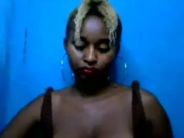 Olinah610  live sex cam