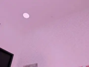 Skysaenz  live sex cam