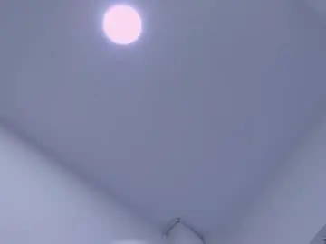 Skysaenz  live sex cam