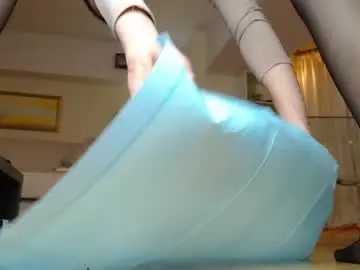 Ukk_bit  live sex cam