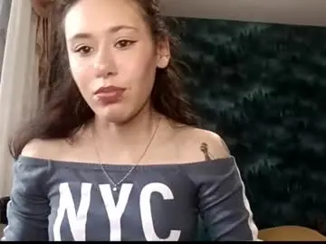 Daisydobbin  live sex cam