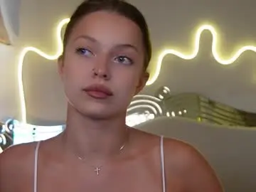 Kelly_peachpiee  live sex cam