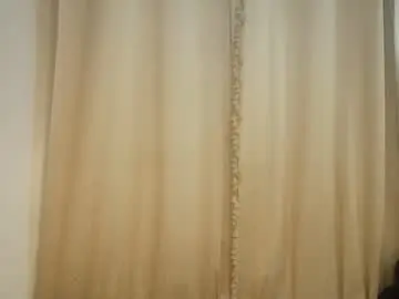 Kinky_lola1  live sex cam