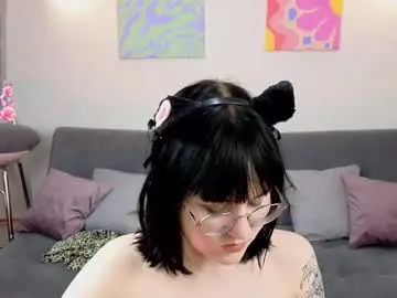 Kirakinsky  live sex cam