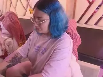 Lilith_curvy  live sex cam