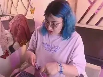 Lilith_curvy  live sex cam