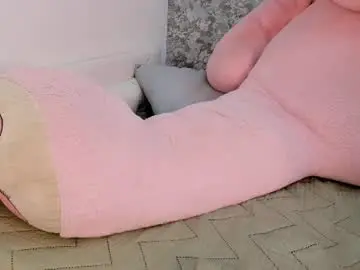 Mia_petithe  live sex cam