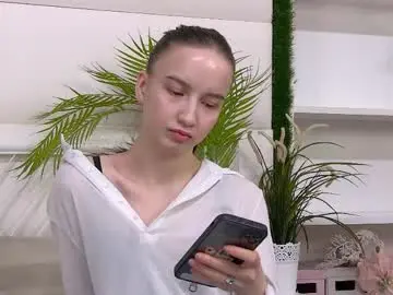 Monahicks  live sex cam