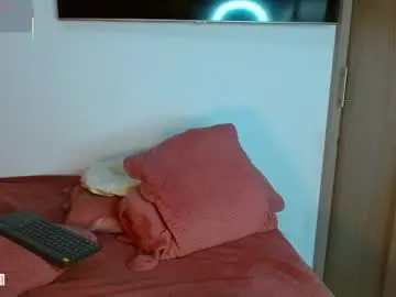 Xyoma_browm1  live sex cam