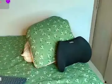 Xyoma_browm1  live sex cam