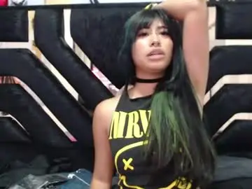 Yiyi_cs  live sex cam