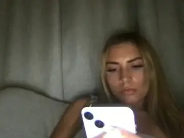 Bbypiamia  live sex cam