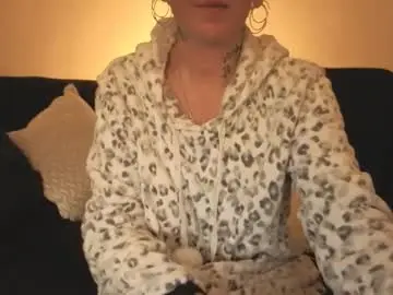 Littlemissbutterfly84  live sex cam