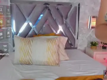Zharaa_fox_  live sex cam