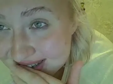 Curvywild_lady30  live sex cam