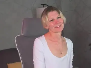 Julie_lucasss  live sex cam