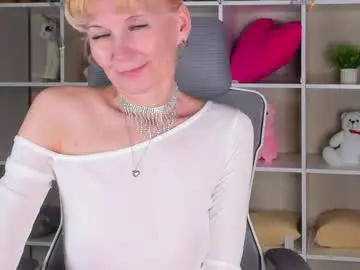 Julie_lucasss  live sex cam