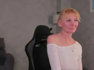 Julie_lucasss  live sex cam