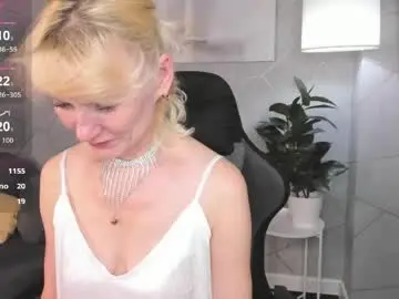 Julie_lucasss  live sex cam