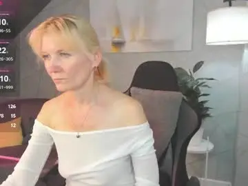 Julie_lucasss  live sex cam