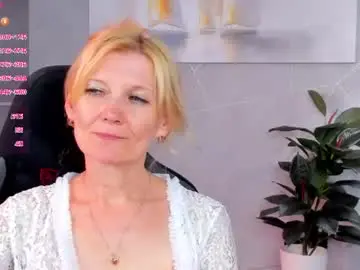 Julie_lucasss  live sex cam
