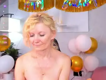 Julie_lucasss  live sex cam