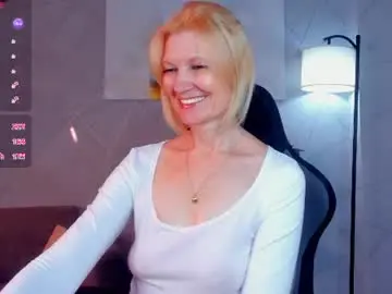 Julie_lucasss  live sex cam