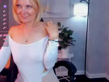 Julie_lucasss  live sex cam