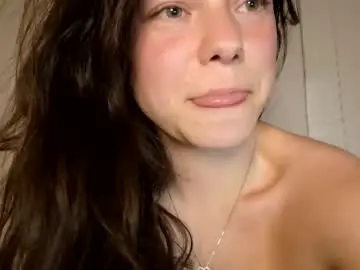 Lilbbyily1  live sex cam