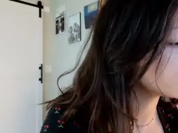 Lilbbyily1  live sex cam