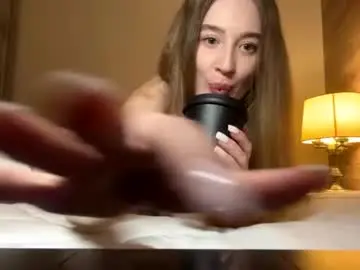 Missevelynglow  live sex cam