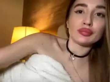 Missevelynglow  live sex cam