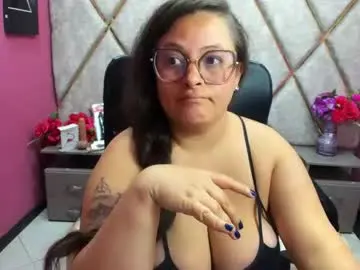 Sara_thonson_  live sex cam