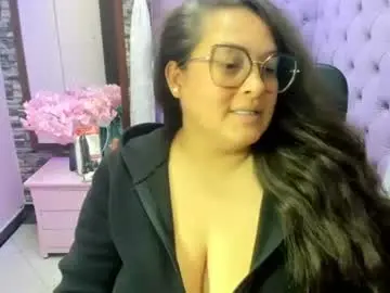 Sara_thonson_  live sex cam