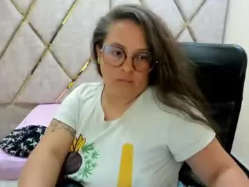 Sara_thonson_  live sex cam