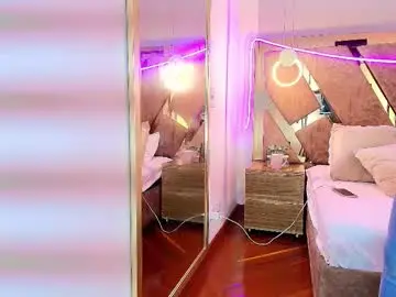 Zarah_andrews  live sex cam