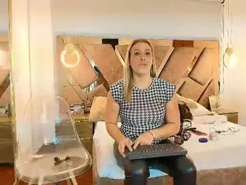 Zarah_andrews  live sex cam