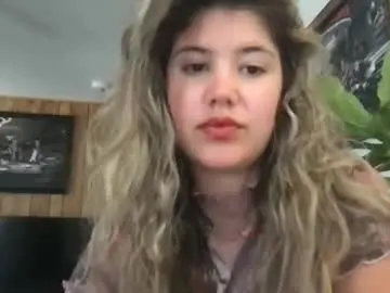 Bunnysoft8  live sex cam