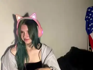 Crystalline_kiss  live sex cam