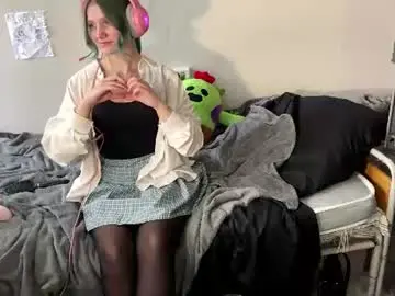 Crystalline_kiss  live sex cam